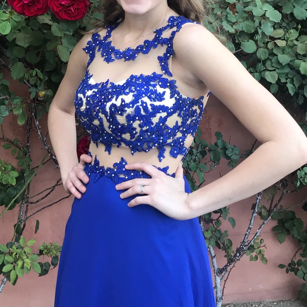 Prom dress - Picture 3 of 5